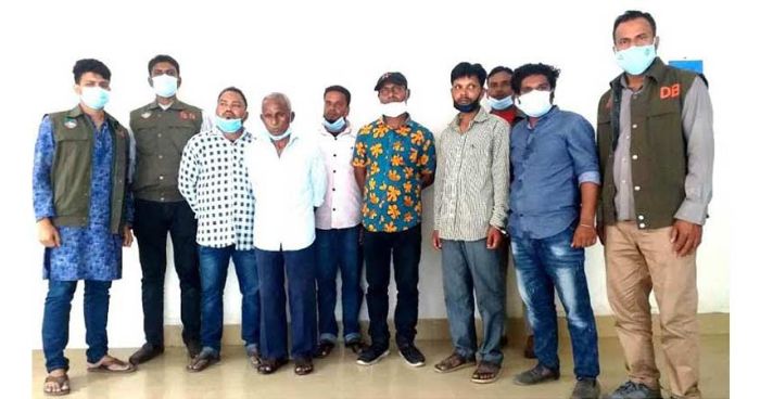 ব্রাহ্মণবাড়িয়া জেনারেল হাসপাতাল থেকে দালাল চক্রের ৬ সদস্য আটক