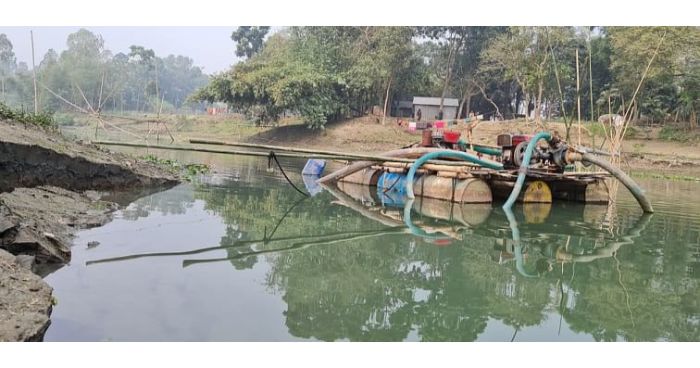 নদী থেকে বালু উত্তোলন করায় টাঙ্গাইলের ৩ জনের কারাদণ্ড