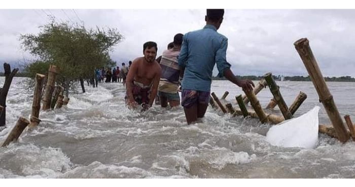 সাতক্ষীরায় পানিবন্দি সহস্রাধিক মানুষ