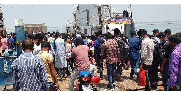 ঈদের পূর্বেই ফেরিঘাটে ঘরে ফেরা মানুষের চাপ