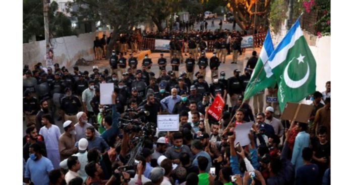 ফ্রান্সের বিরুদ্ধে বিশ্বজুড়ে বিক্ষোভ