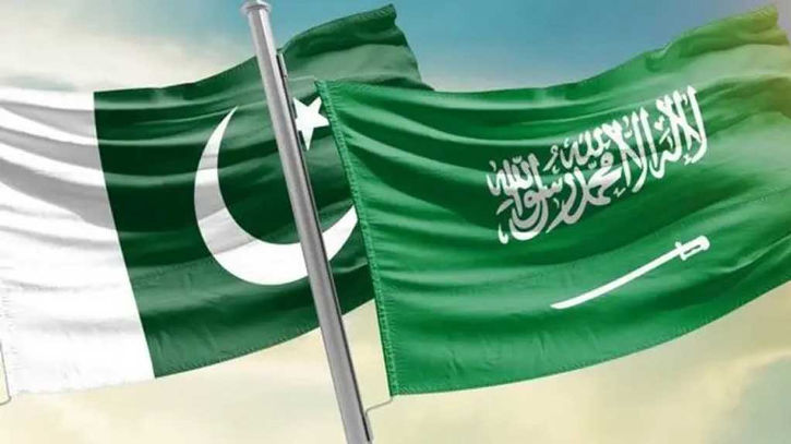পাকিস্তানি সামরিক বাহিনীর একটি দল যুদ্ধবিমান নিয়ে সৌদি আরবে