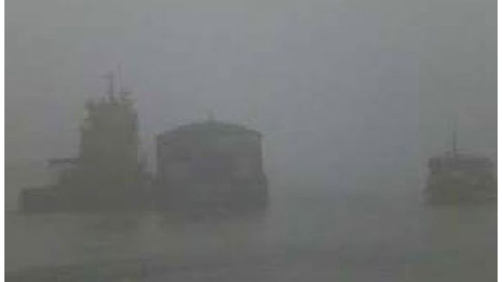 পদ্মায় ঘন কুয়াশার কারণে আটকে গেছে ৩ ফেরি