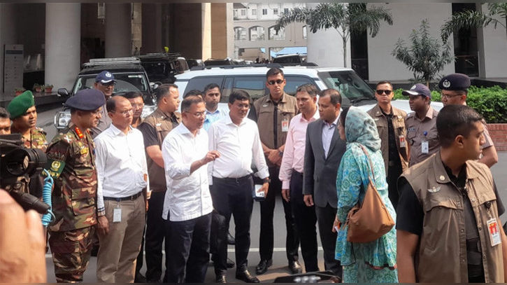 গাড়ি থামিয়ে বঞ্চিত চিকিৎসকদের সঙ্গে প্রধানমন্ত্রীর কথা