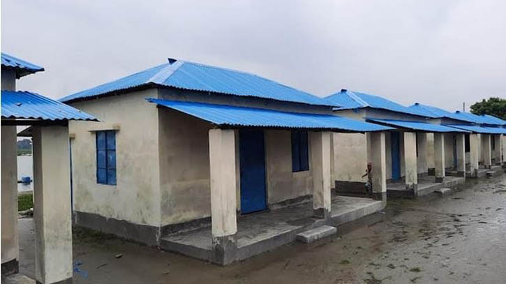 প্রধানমন্ত্রীর ঘর পাওয়া ৪ লাখ মানুষকে আশ্রয় কেন্দ্রে যেতে হয়নি