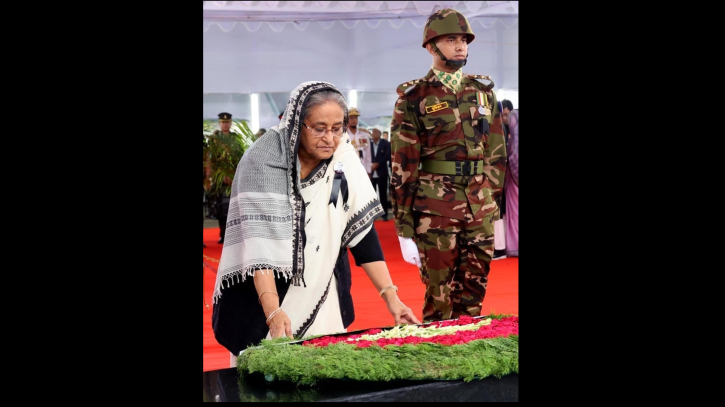 জাতির পিতার প্রতি প্রধানমন্ত্রীর শ্রদ্ধা নিবেদন