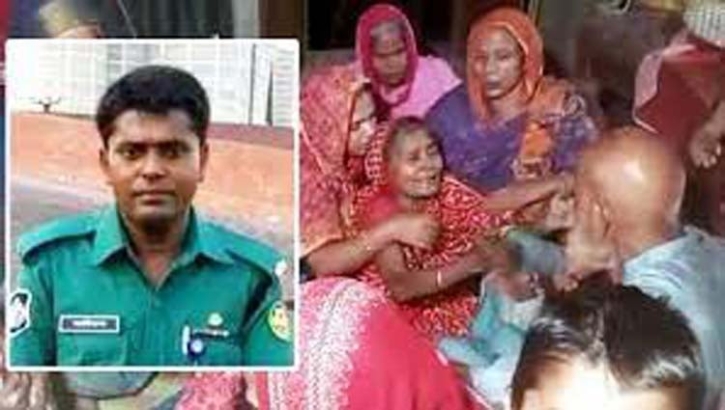 হামলায় নিহত পুলিশ পারভেজের গ্রামের বাড়িতে শোকের মাতম