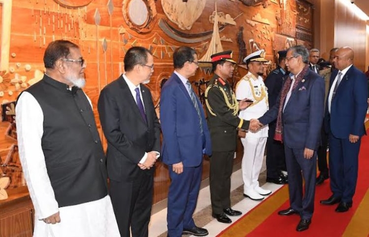 আসিয়ান সম্মেলনে যোগ দিতে রাষ্ট্রপতির ইন্দোনেশিয়া যাত্রা
