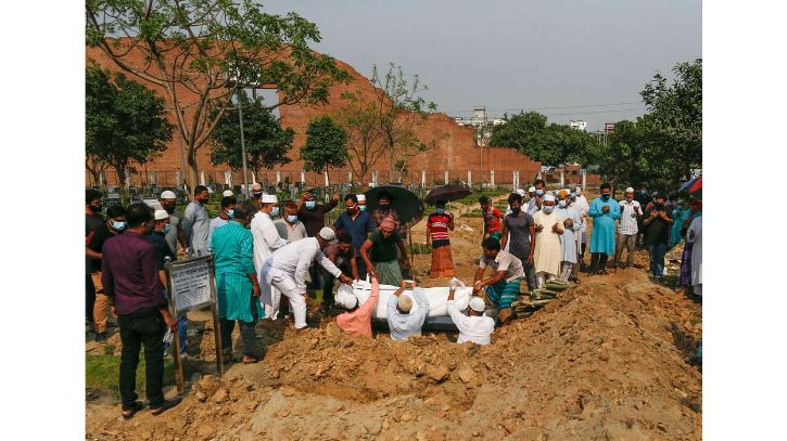 দেশে একদিনে করোনায় ১৭ জনের মৃত্যু, শনাক্ত ১৫৫২৭