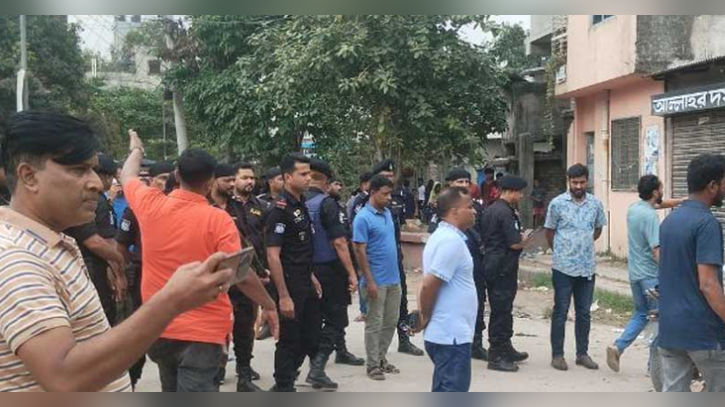 নারায়ণগঞ্জে অভিযানের সময় র‌্যাবের ওপর হামলা, আহত ৩