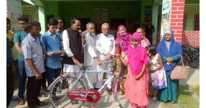 রংপুরের ডিমলায় মেধাবী শিক্ষার্থীদের মাঝে বাইসাইকেল বিতরণ