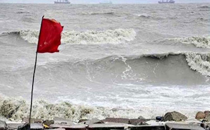 ঘূর্ণিঝড় ‘রেমাল’ গভীর স্থল নিম্নচাপে পরিণত, ৩ নম্বর সতর্ক সংকেত
