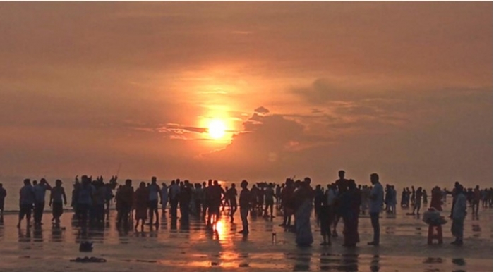 পদ্মা সেতু: স্বপ্ন উড়ছে কুয়াকাটায়