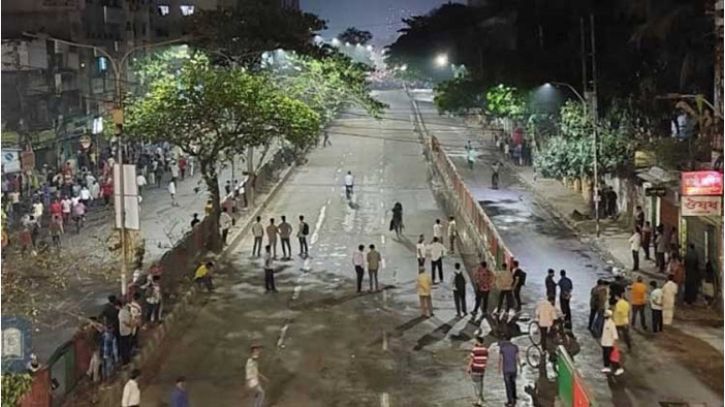 মধ্যরাতের সংঘাতে সব ক্লাস-পরীক্ষা স্থগিত করল ঢাকা কলেজ
