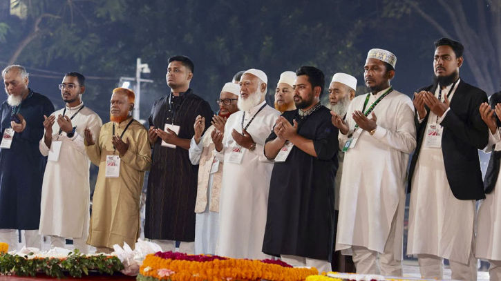 ইতিহাসে প্রথমবার কেন্দ্রীয় শহীদ মিনারে জামায়াত আমিরের শ্রদ্ধা