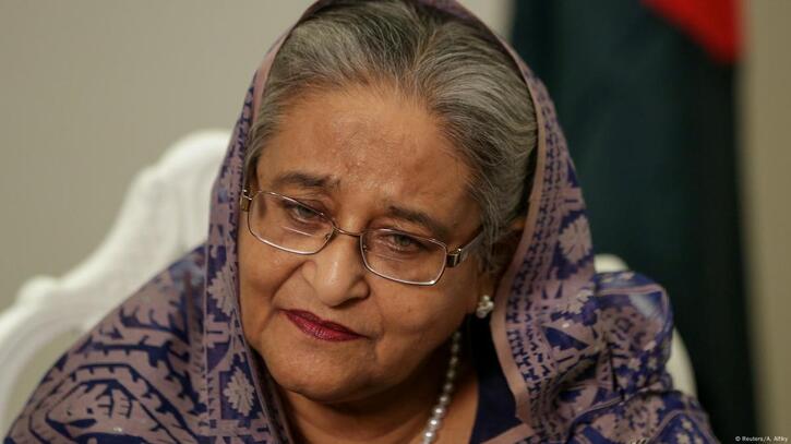 পদত্যাগ করে দেশ ছেড়েছেন শেখ হাসিনা