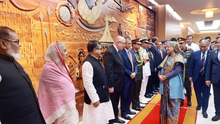 ৩ দিনের সফরে ইতালির উদ্দেশ্যে ঢাকা ছেড়েছেন প্রধানমন্ত্রী