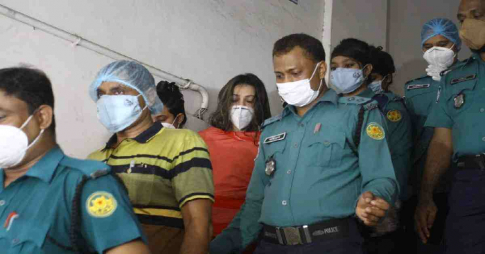 ডা. সাবরিনা চৌধুরীকে ঢাকা মহানগর হাকিম আদালতে নেয়া হচ্ছে