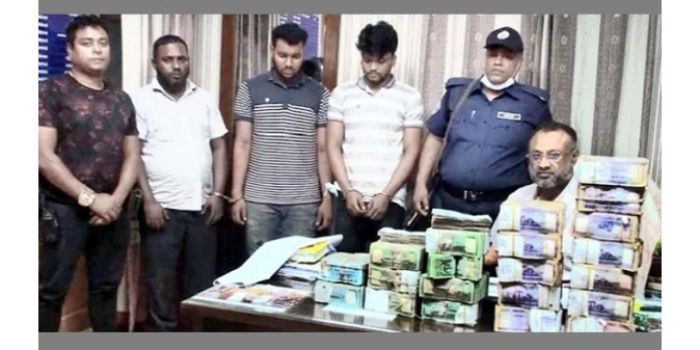 কুমিল্লায় প্রাইভেটকার থেকে ১ কোটি ৬০ লাখ টাকা উদ্ধার
