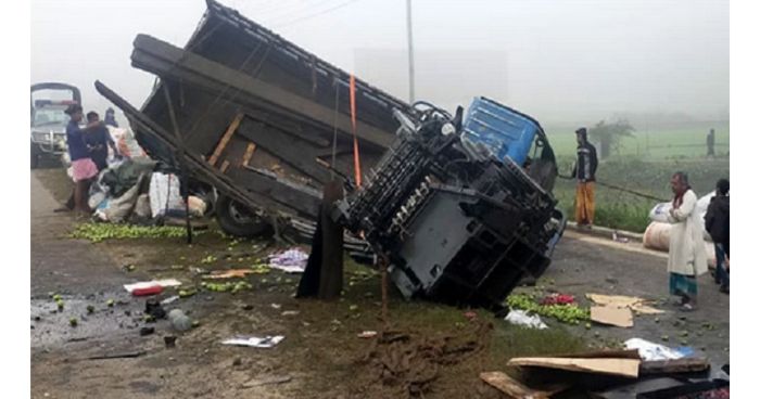 টাঙ্গাইলে দুই ট্রাকের মুখোমুখি সংঘর্ষে ৫ জন নিহত