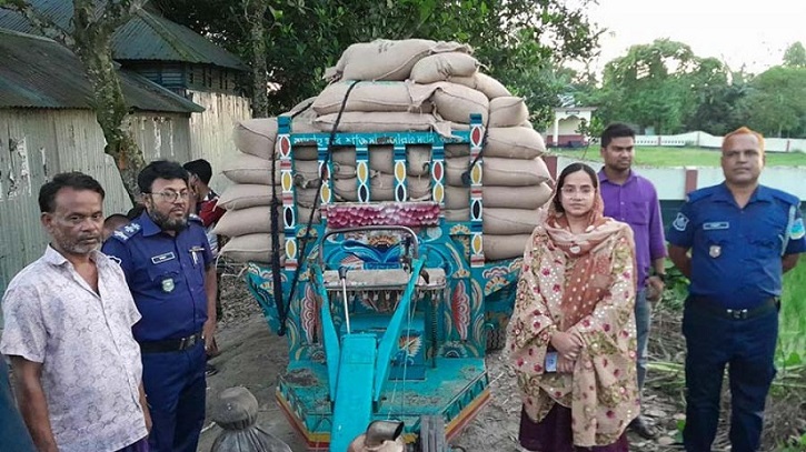 জামালপুরে টিসিবির ১৬০ বস্তা চাল উদ্ধার