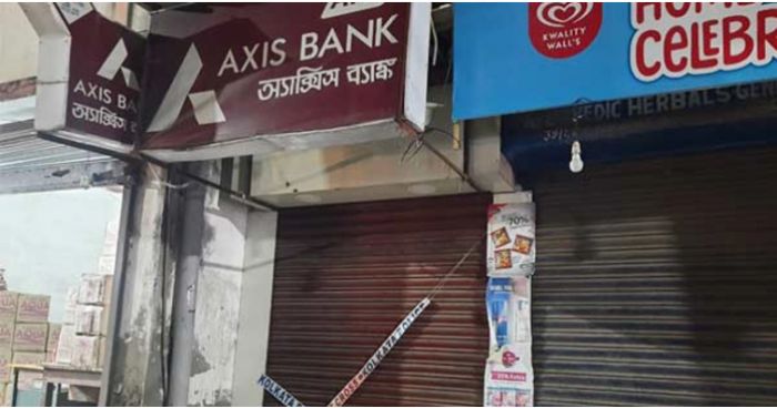 কলকাতায় গ্যাস কাটার দিয়ে এটিএম বুথ ভেঙে ১৩ লাখ রুপি চুরি