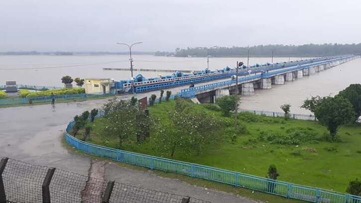 নীলফামারীতে তিস্তার পানি এখন বিপৎসীমার ১০ সেন্টিমিটার নিচে