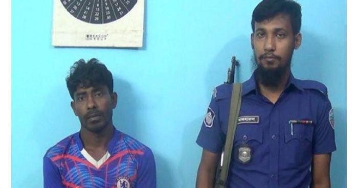 ফেসবুকে আল্লাহর ঘর পবিত্র কাবার সেই অবমাননাকারী আটক