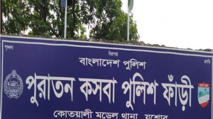 খাবার হোটেলে ‘সরি’ না বলায় শিশুর হাতে গরম তেল নিক্ষেপ বাবুর্চির