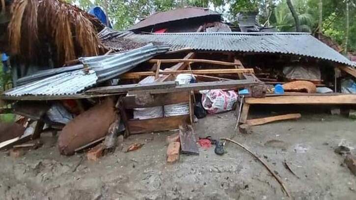 ঘূর্ণিঝড় রেমালের তান্ডবে ভোলার লালমোহনে এক নারীর মৃত্যু