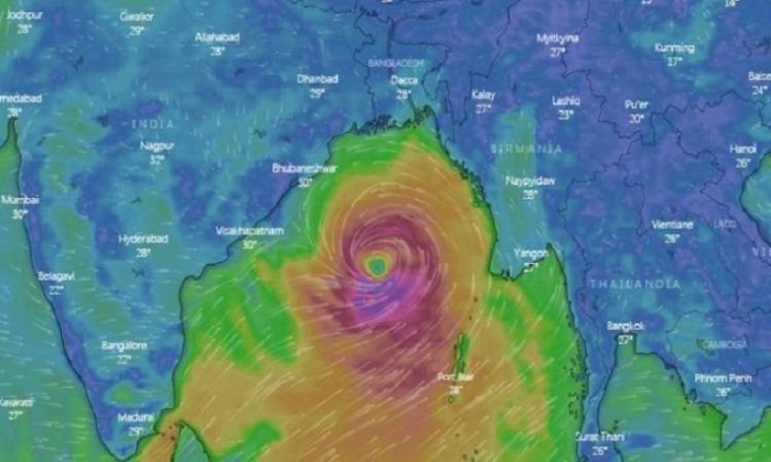 ঘূর্ণিঝড় ‘যশ’ শক্তি বাড়িয়েছে, সমুদ্র বন্দরগুলোকে ২ নম্বর সংকেত