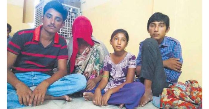 ভারতে হিন্দুদের হুমকিতে গ্রামছাড়া ৪০ অসহায় মুসলিম পরিবার