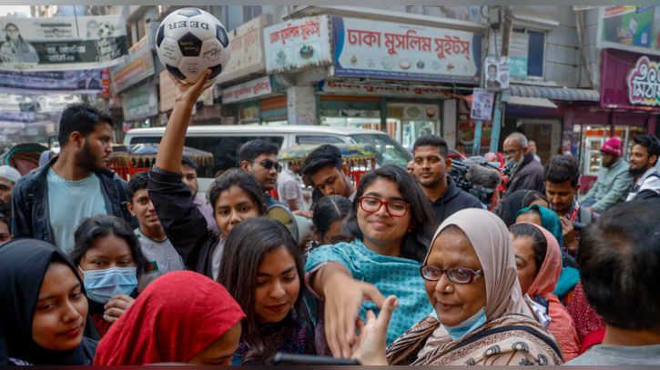 পারলেন না জারা