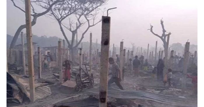 রোহিঙ্গা ক্যাম্পে ভয়াবহ আগুন, পাঁচ শতাধিক ঘর পুড়ে ছাই