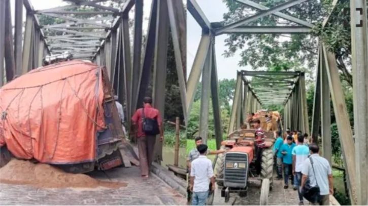 টাঙ্গাইল-আরিচা মহাসড়কে ব্রিজ ভেঙে যানচলাচল বন্ধ