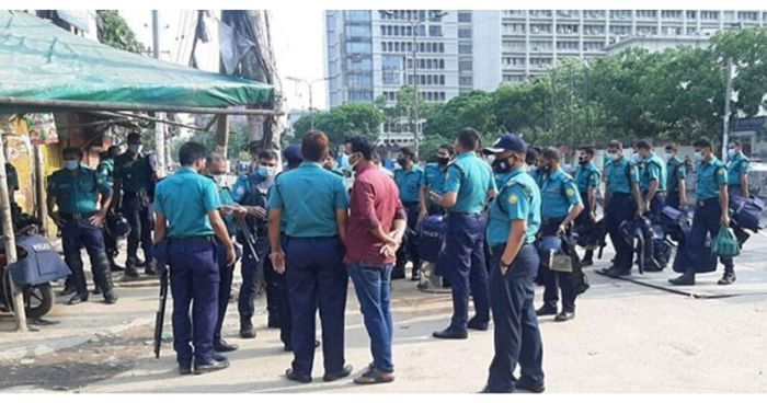 পুলিশের ছুটি  বাতিল, সারাদেশে সতর্ক থাকার নির্দেশ