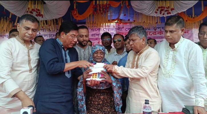 শেখ হাসিনা আসুক, আমরা হাতকড়া দিয়ে রিসিভ করব: বিমানমন্ত্রী