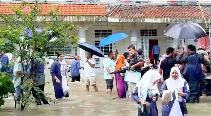 বৃষ্টি-জলাবদ্ধতায় পরীক্ষা দিতে না পারলে 'ফের সুযোগ', ভুলপ্রশ্নে 'ফুল মার্কস'