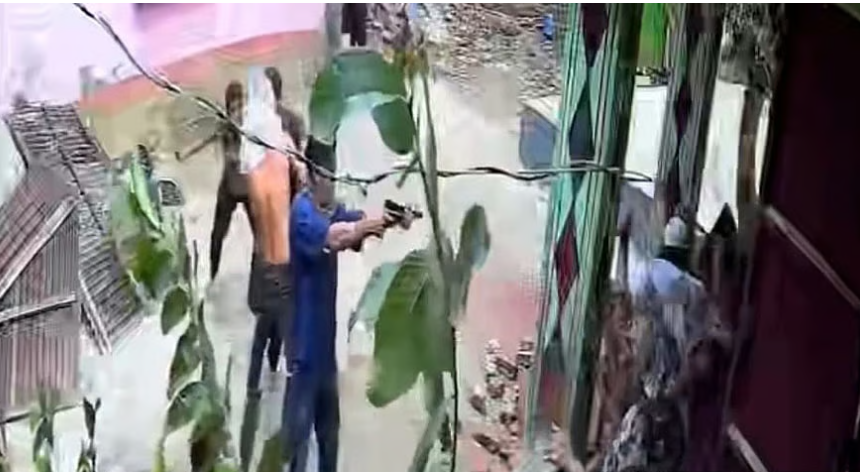 নোয়াখালীতে জমির বিরোধে আগ্নেয়াস্ত্র নিয়ে হামলা, ভিডিও ‘ভাইরাল’